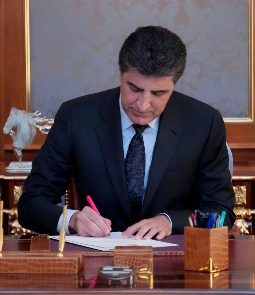 نێچیرڤان بارزانى، سەرۆکێ هەرێما کوردستانێ د یادا پێنجى و شەش سالییا دامەزراندنا ئێکەتییا نڤیسەرێن کورد دا ب گەرمى پیرۆزباهى ل مەلبەندێ گشتى و تەماما نڤیسەر و رەوشەنبیرێن کوردستانێ یێن ناڤخۆ و دەرڤە کر و هیڤییا داهێنان، بەردەوامى و سەرکەفتنەکا زێدەتر بۆ خواست.