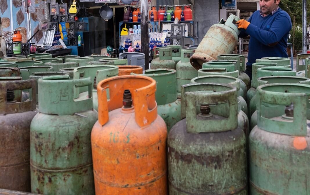 ب ئەگەرێ گرانفڕۆشیێ؛ ل سلێمانیێ ١٠٢ بریکارێن غازێ هاتنە سزادان.